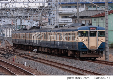 JR East 113 series train (Yokosuka color) that was once active in the Boso region. Photo taken on May 30, 2010. 130388235