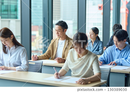 參加筆試的人 130389030