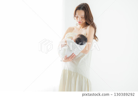 寶貝和媽媽 寶貝和媽媽 130389292