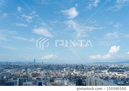 從較高樓層可欣賞城市景觀 從較高樓層可欣賞城市景觀 130390388