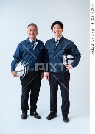 支援現場的工程師 支援現場的工程師 130391206