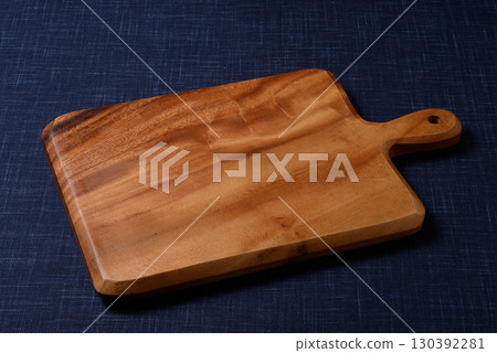 Acacia cutting board 130392281