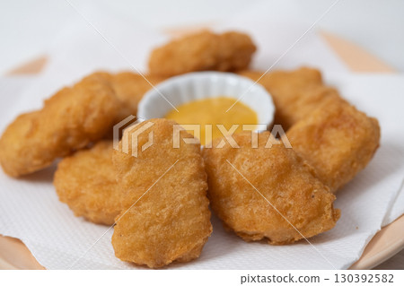 雞塊圖片(庫存照片) 雞塊圖片(庫存照片) 130392582