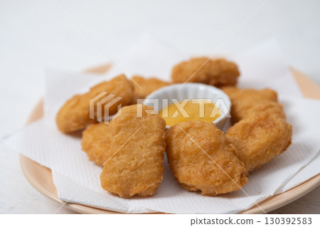 雞塊圖片(庫存照片) 雞塊圖片(庫存照片) 130392583