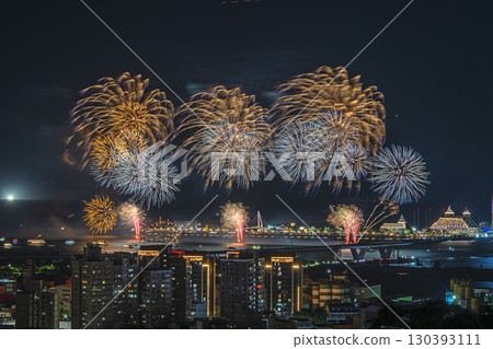 Summer ight fireworks spectacle Summer ight fireworks spectacle 130393111