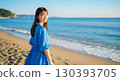 夏日海灘上的可愛日本美女 130393705
