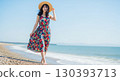 夏日海灘上的可愛日本美女 130393713