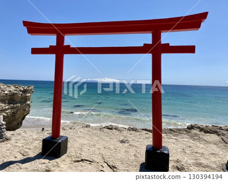 Shirahama Shrine Daimyojin Rock Red Torii Gate in Summer Shirahama Shrine Daimyojin Rock Red Torii Gate in Summer 130394194