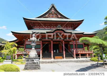 [Kofu City, Nationally Designated Important Cultural Property "Kai Zenkoji Temple" Kondo] 130394775
