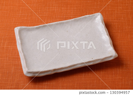 日式盤子、方盤子 130394957