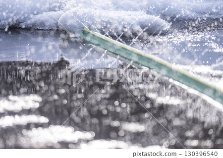 融化的雪的圖像 130396540
