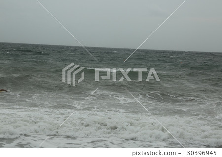 我沿著和田海岸散步 130396945