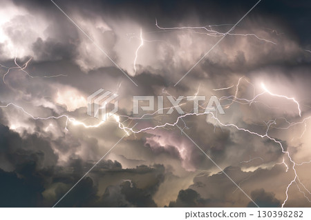 雷聲、閃電、實景 130398282