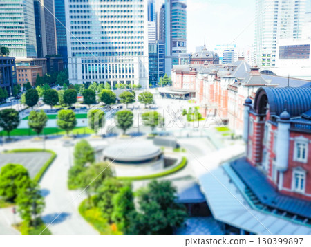 東京車站前廣場風景 東京車站前廣場風景 130399897