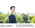 微笑的商人 130399942