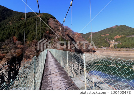 大戶川吊橋秩父湖二瀨大壩吊橋 大戶川吊橋秩父湖二瀨大壩吊橋 130400478