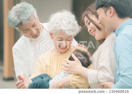 讓父母抱孫子 130400616