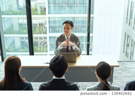 Employment briefing 130402682