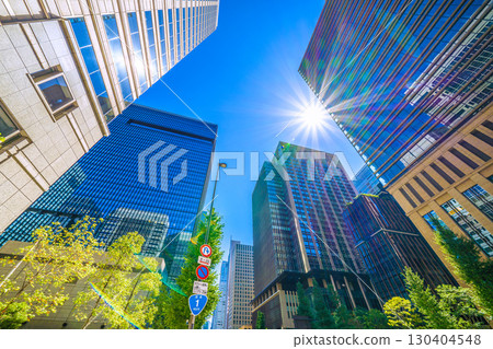 日本東京城市景觀，包括大手町第一廣場（左上）和大手町塔的景色 130404548