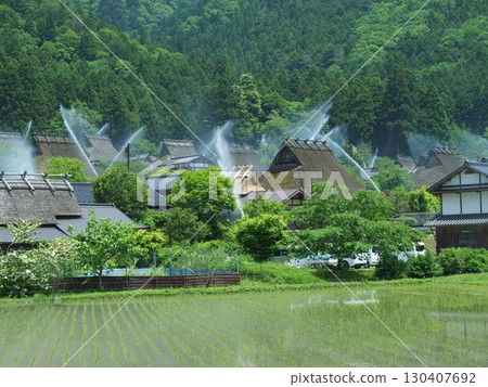 深山茅葺村同步放水 深山茅葺村同步放水 130407692