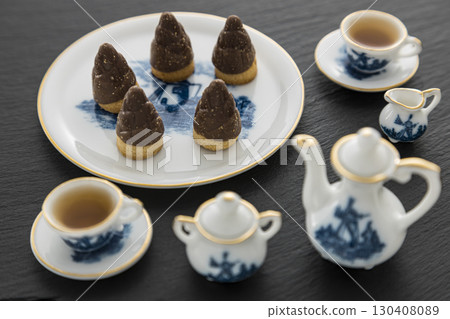 竹子之鄉與迷你黑色背景 130408089