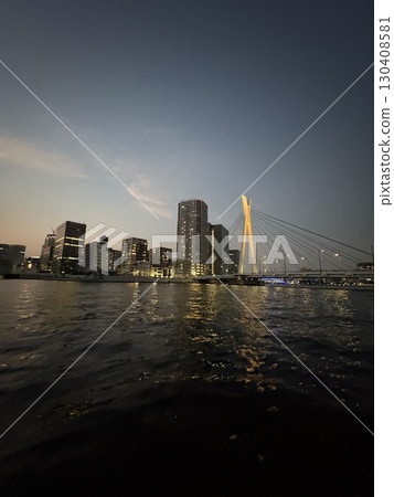 Tokyo Bay in the evening seen from the sea (Chuo Bridge) 130408581
