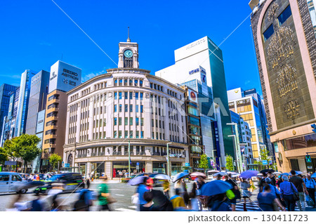 日本東京城市景觀。東京銀座。精工大廈銀座和其他建築的景觀。 9 月 2 日。 130411723