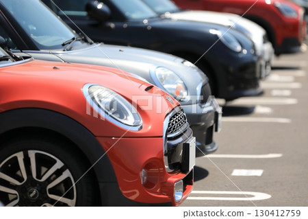 停放的客車影像 停放的客車影像 130412759