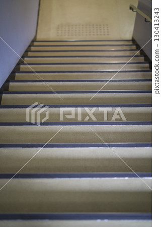 Shooting the stairs from top to bottom Shooting the stairs from top to bottom 130413243