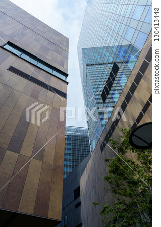 The intersection of modern architecture seen from the gaps in the city The intersection of modern architecture seen from the gaps in the city 130413448
