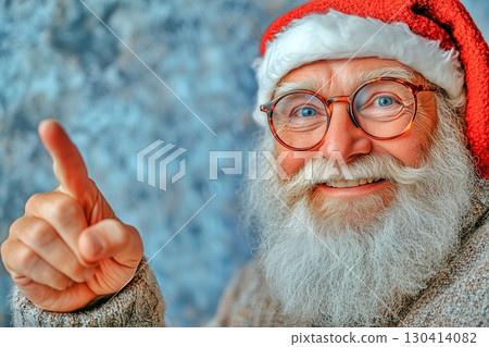 聖誕老人指著 聖誕老人指著 130414082