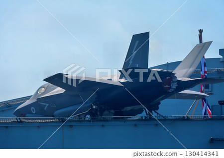 Royal Navy Aircraft Carrier Prince of Wales @ Tokyo International Cruise Terminal 130414341