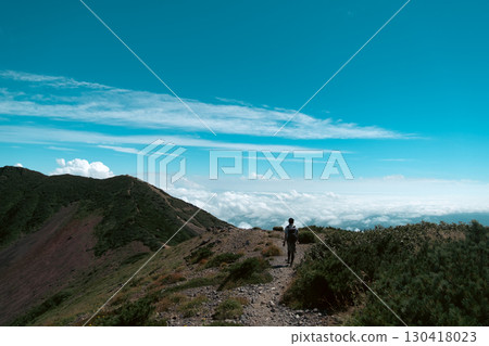 Walking in Hokkaido's Nature - Spectacular Views of Mt. Yotei and the Sea of Clouds - 130418023