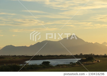 Evening view of Mount Unzen Fugen seen from Kumamoto 130418296