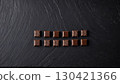 精緻奢華的黑巧克力珠寶盒 130421366