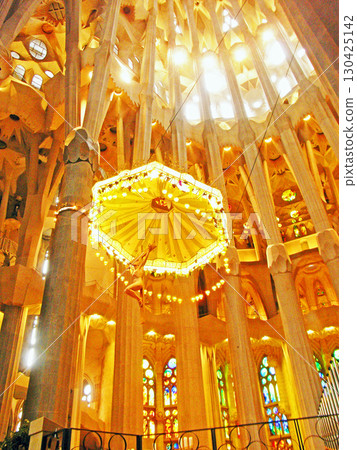 西班牙，巴塞隆納，高第建築，聖家堂，聖壇，主祭壇 130425142