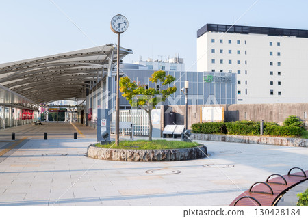 [Iwaki Station] The north-south free passage and north exit of the station early in the morning 130428184