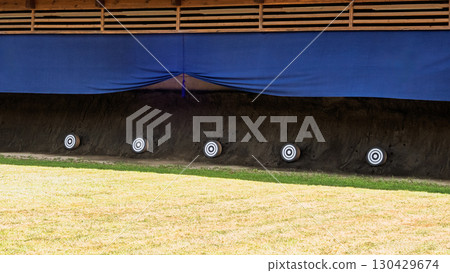 弓道｜霞目標 (16:9) 130429674