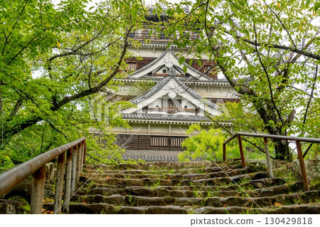 被新綠環繞的廣島城 130429818