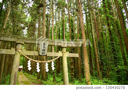 Hanamaki Mikumari Shrine, blessed with abundant spring water Hanamaki Mikumari Shrine, blessed with abundant spring water 130430278