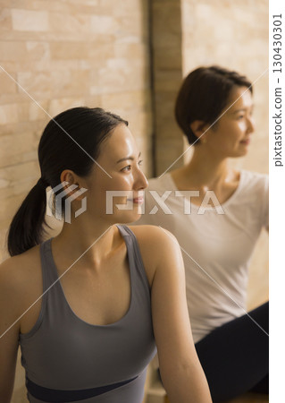 一個打瑜伽的女人 一個打瑜伽的女人 130430301