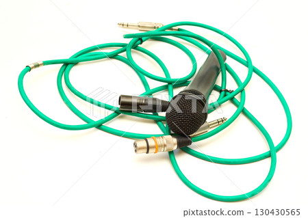 Vocal microphone and cable with connectors XLR canon Vocal microphone and cable with connectors XLR canon 130430565