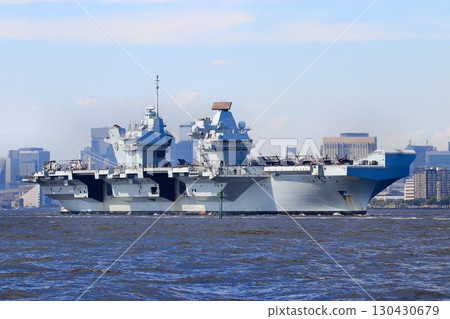 To maintain peace in the Indo-Pacific region... Royal Navy aircraft carrier "Prince of Wales" departs Tokyo Port To maintain peace in the Indo-Pacific region... Royal Navy aircraft carrier "Prince of Wales" departs Tokyo Port 130430679