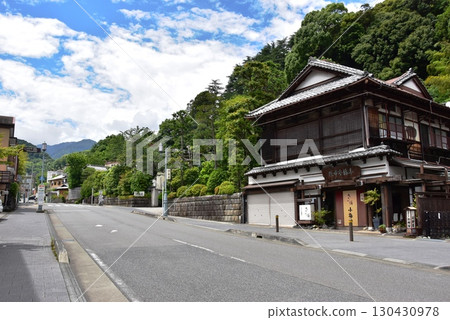 湯河原町:老字號日式點心店「小梅堂」及其周邊街區 湯河原町:老字號日式點心店「小梅堂」及其周邊街區 130430978