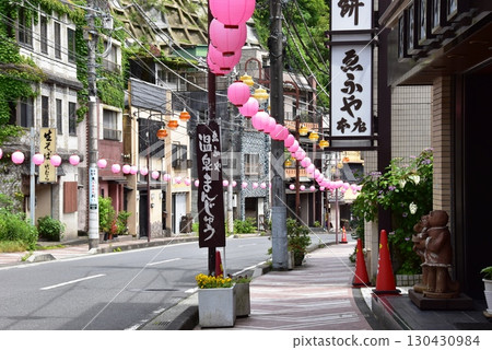 湯河原町：湯河原溫泉街的復古街景 130430984