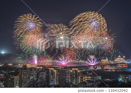 Orange daylily flower 130432042