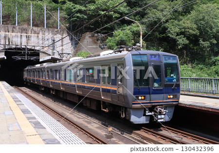福知山線207系列車停靠竹田尾站 130432396