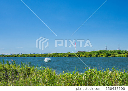 川風巡防艇沿枚方市淀川逆流而上 川風巡防艇沿枚方市淀川逆流而上 130432600