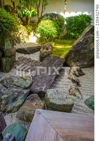 [Kyoto Scenery] Daisen-in Temple: A garden where white sand and rock formations represent life 130432748
