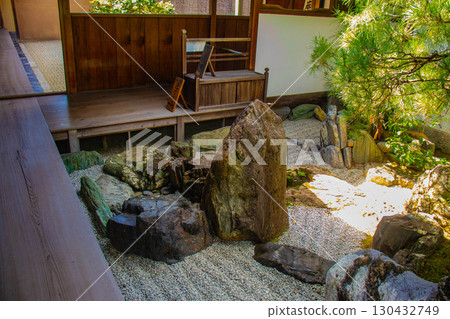 [Kyoto Scenery] Daisen-in Temple: A garden where white sand and rock formations represent life 130432749